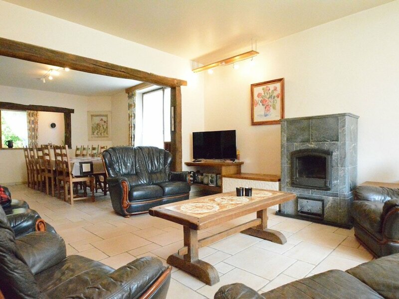 Гостиница Lovely Holiday Home in Daverdisse With Terrace