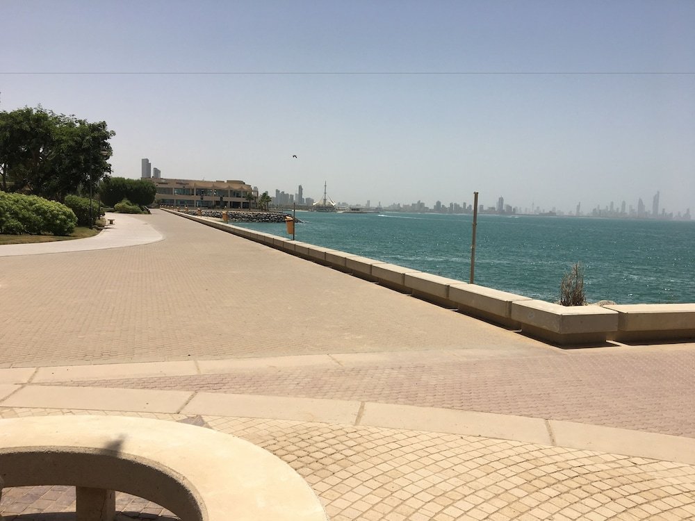 Фото Kuwait Palace Hotel Apartments