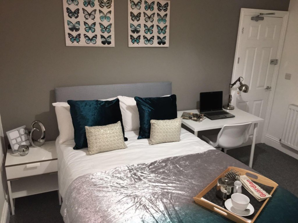 Фото Townhouse Plus @ 166 Edleston Road Crewe