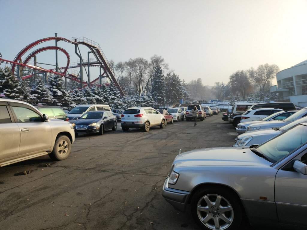Стоянка автомобилей в Акулово
