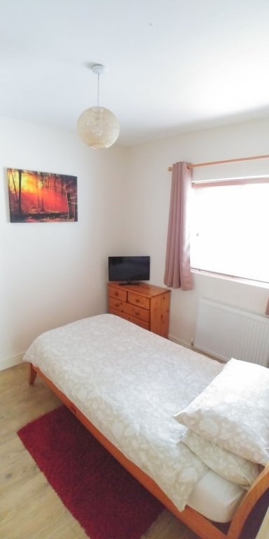 Фото Spacious 3-bedroom House With Superfast Wi-fi