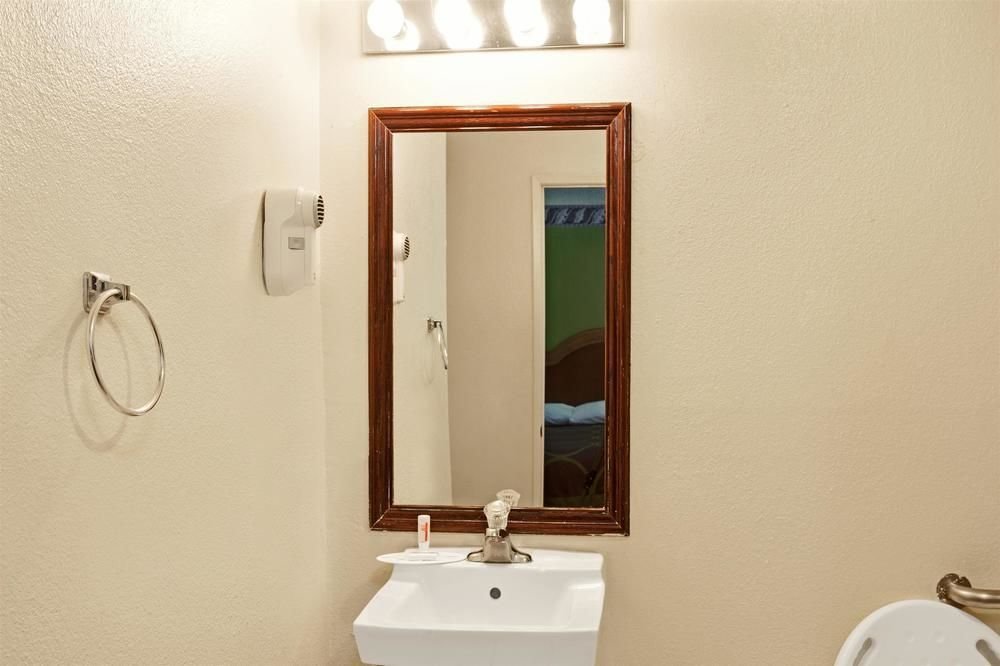 Фото Super 8 by Wyndham Los Angeles/Alhambra