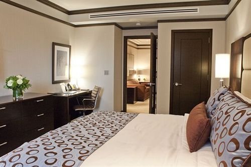 Фото The Pearl Hotel