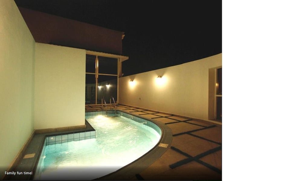 Фото Platinum Alkhamseen