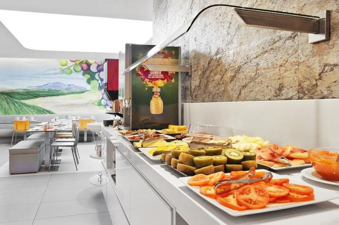 Фото Hotel ibis Styles Madrid Prado