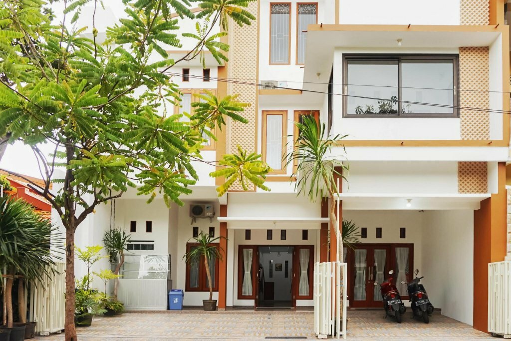 Hotel RedDoorz @ Jalan Danau Limboto, Malang, photo