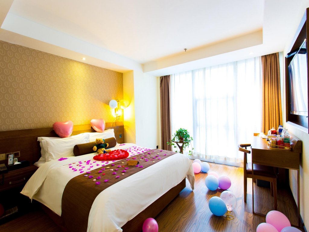 Фото James Joyce Coffetel YanAn Baota