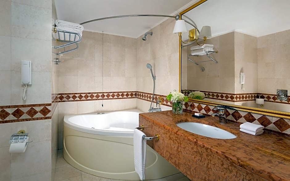 Фото Grand Hotel Bucharest