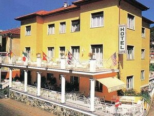 Гостиница Hotel Dora в Леванто