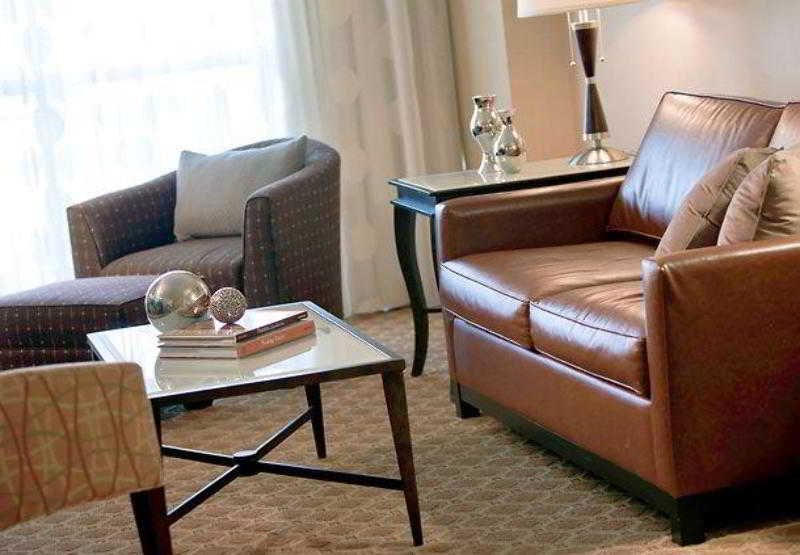 Фото Renaissance Raleigh North Hills Hotel