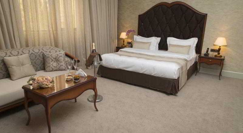 Фото Sapphire Inn Hotel