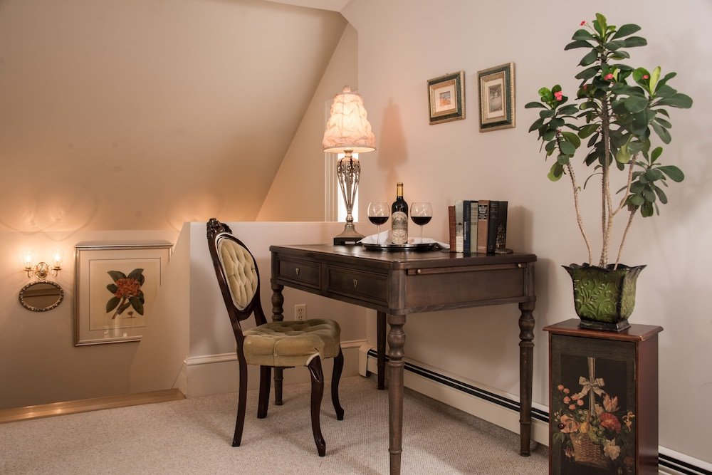 Фото Captain Farris House