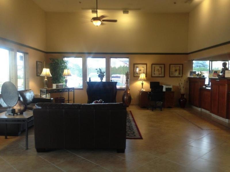 Фото Days Inn by Wyndham Kent 84th Ave