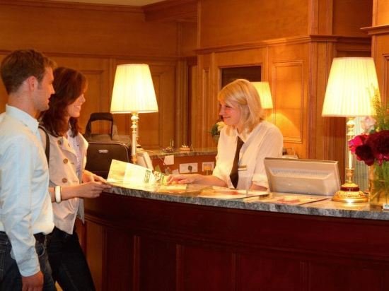 Фото отеля 2