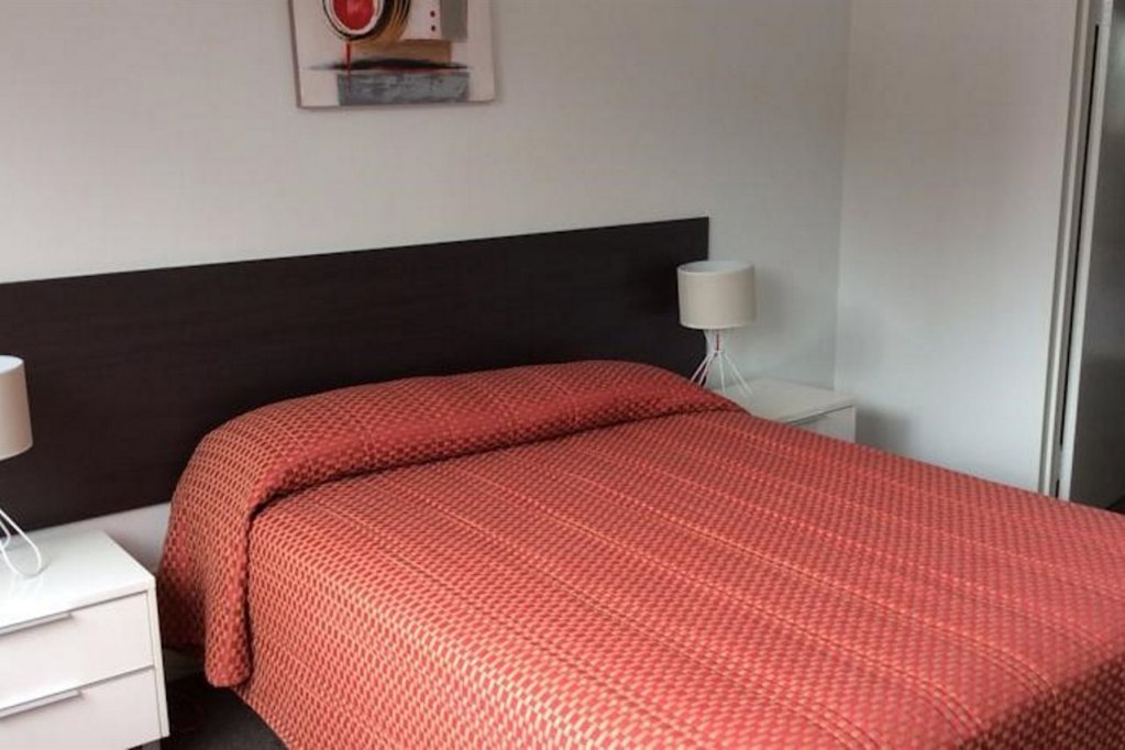 Фото The Astor Apartments