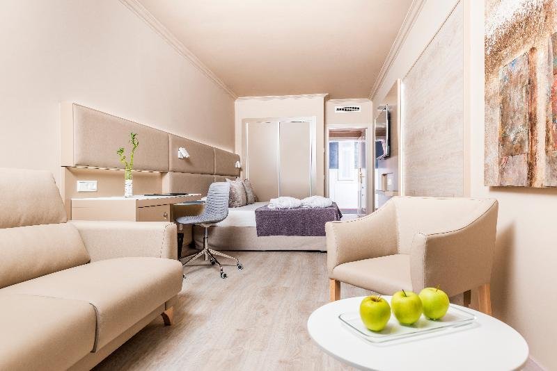 Фото Sallés Hotel Pere IV