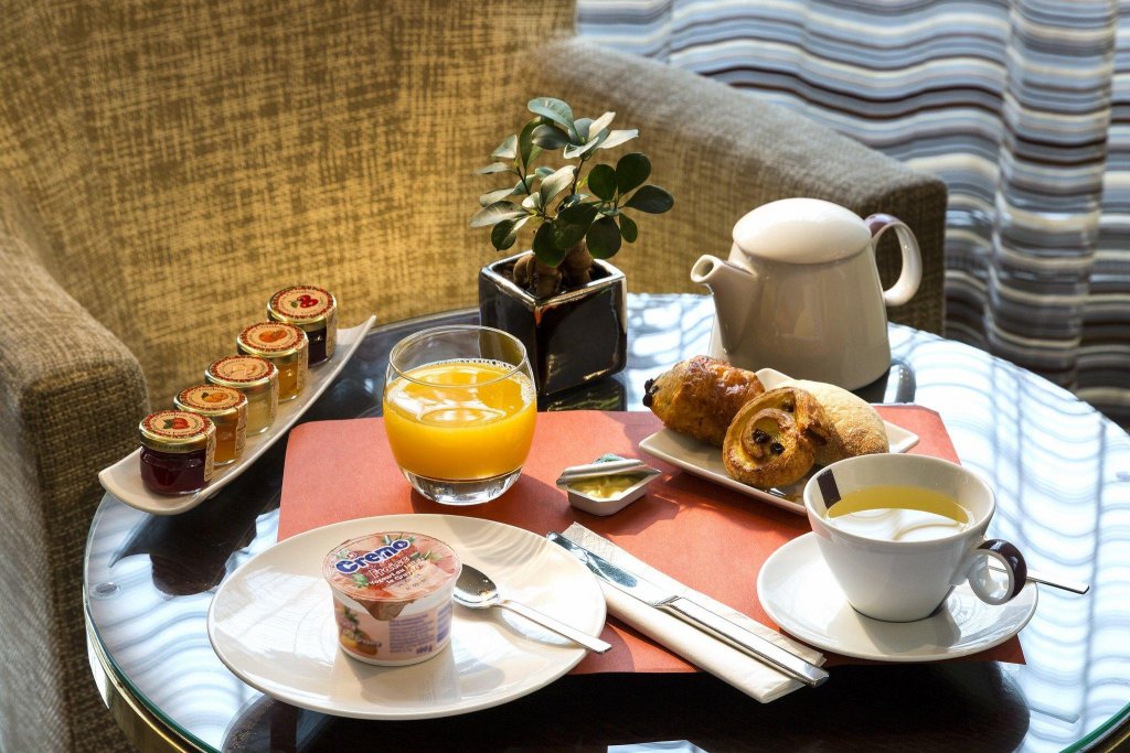 Фото Warwick Geneva