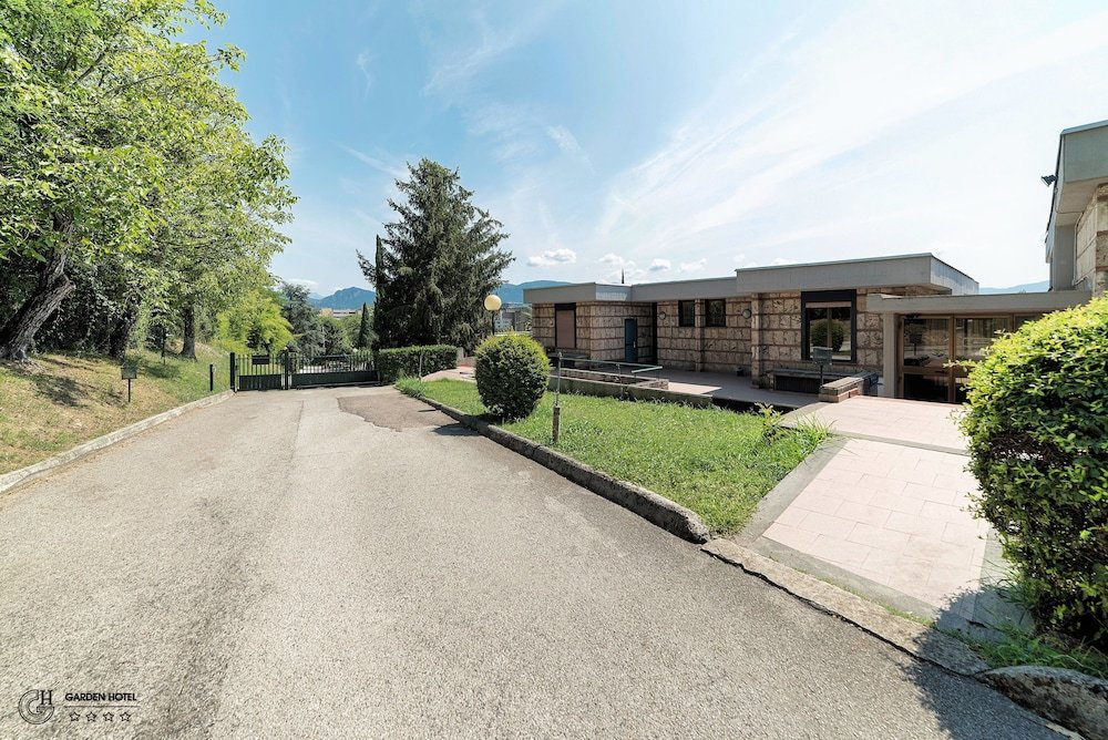 Фото Best Western Garden Hotel