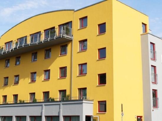 Фото Hotel Rödelheimer Hof - Am Wasserturm