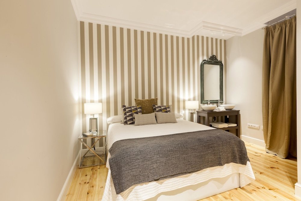 Фото Apartamentos Casa Malasaña