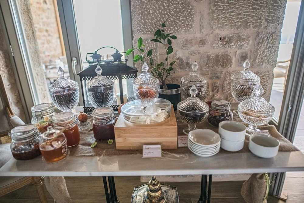 Фото Akrolithi Boutique Hotel