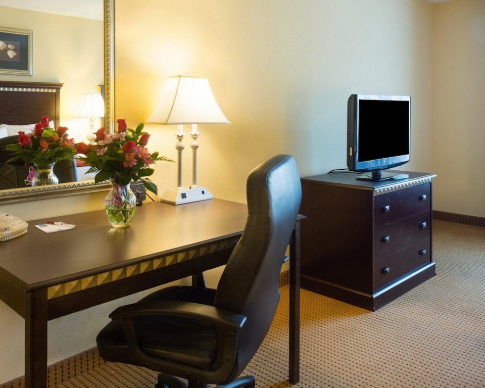 Фото Comfort Suites Fredericksburg North