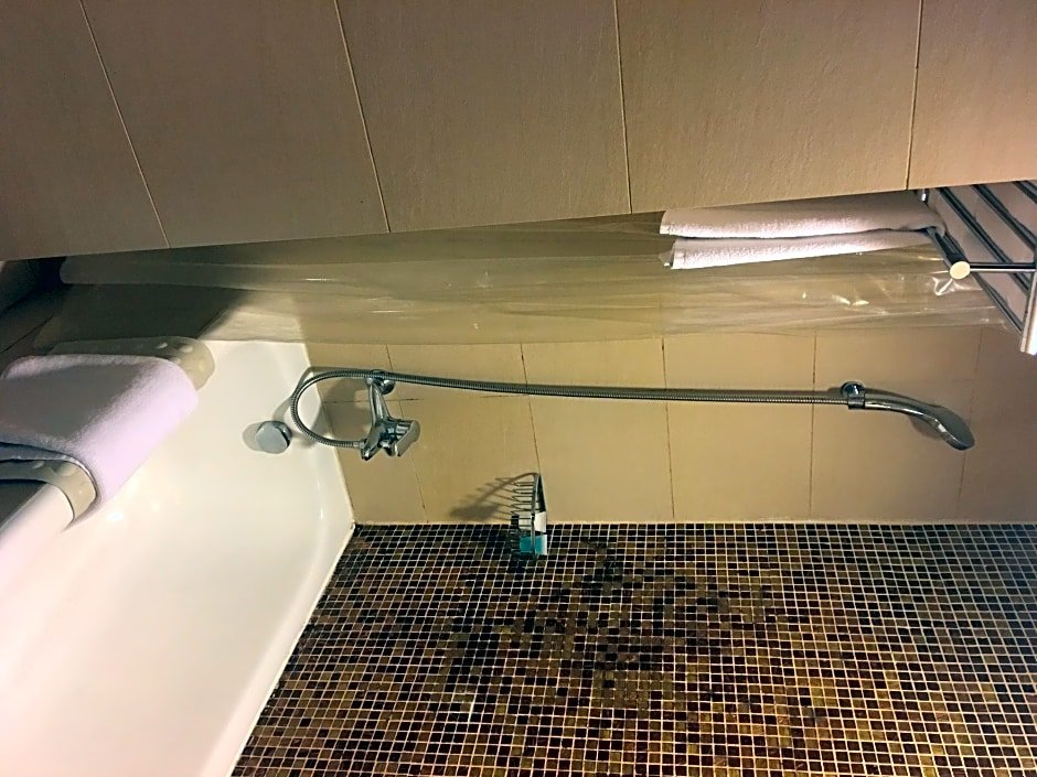 Фото Ramada by Wyndham Hong Kong Harbour View