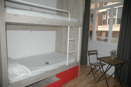 Фото Break N Bed Hostel