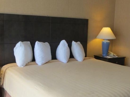 Фото Travelodge by Wyndham Monterey Bay