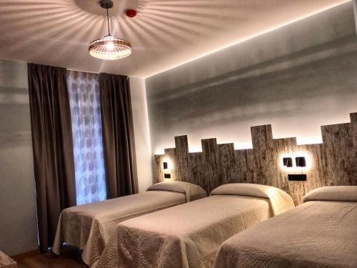 Фото Hostal Antón Martín