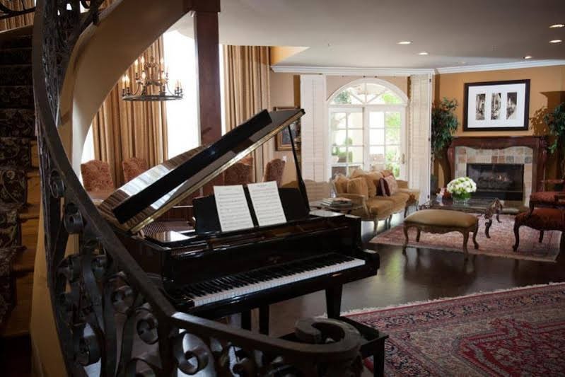 Фото Westlake Village Inn