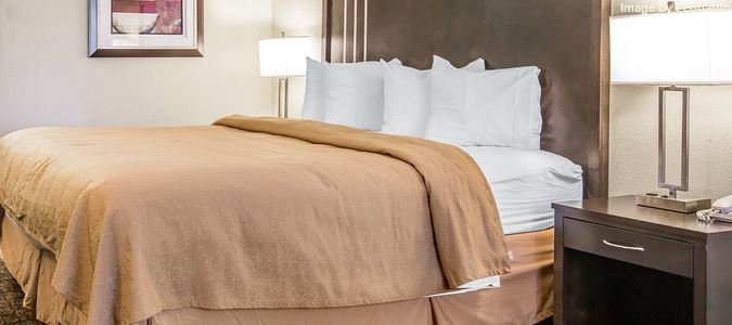 Фото Quality Inn & Suites Woodland - Sacramento Airport