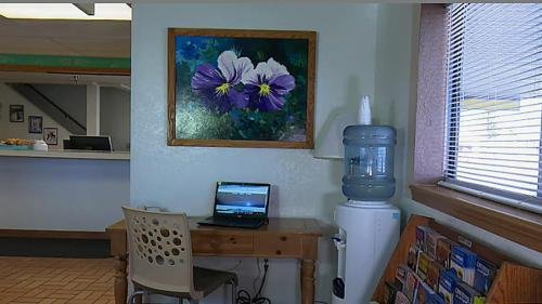 Фото Americas Best Value Inn Torrington