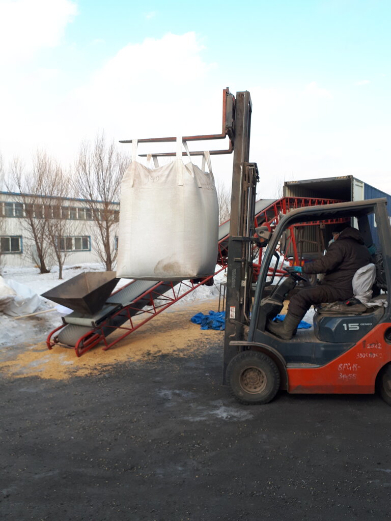 Grain and grain waste Mpk Ak Tuma Treyd, Vladivostok, photo