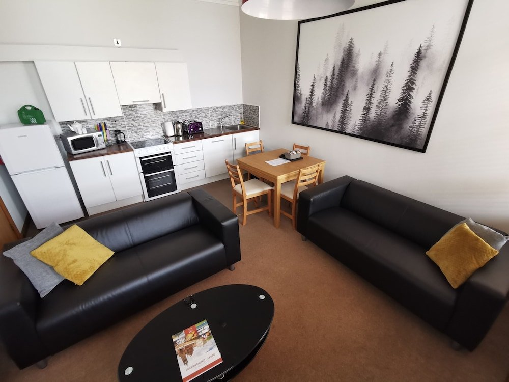 Фото Hogg & Mitchells Apartments