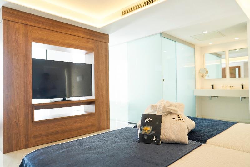 Фото El Puerto Ibiza Hotel & SPA