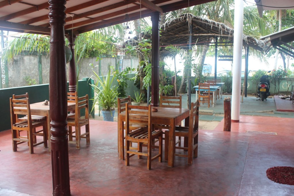 Фото Catamaran Beach Home and Restaurant