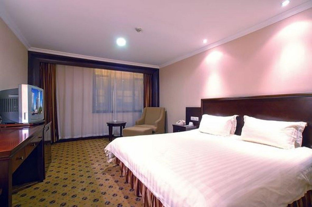 Фото Golden Tulip Bund New Asia