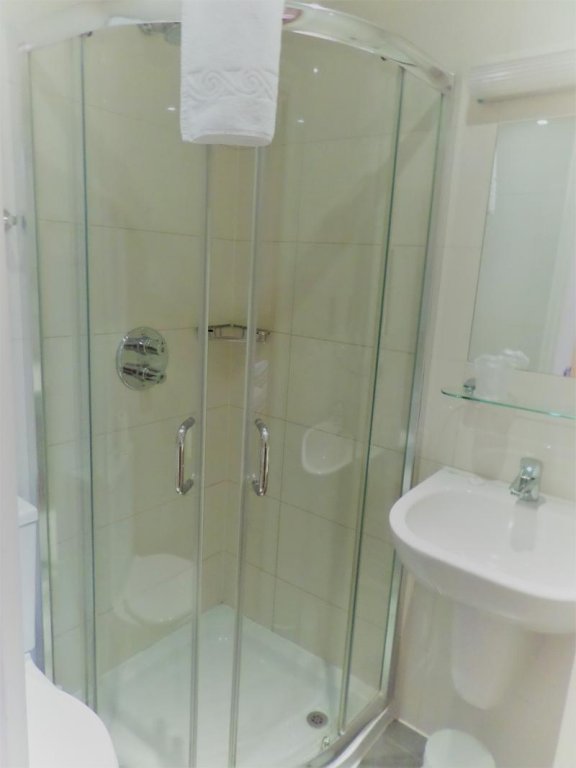 Фото Lancaster Court Hotel