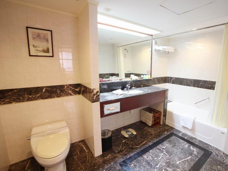 Фото Century Plaza Hotel