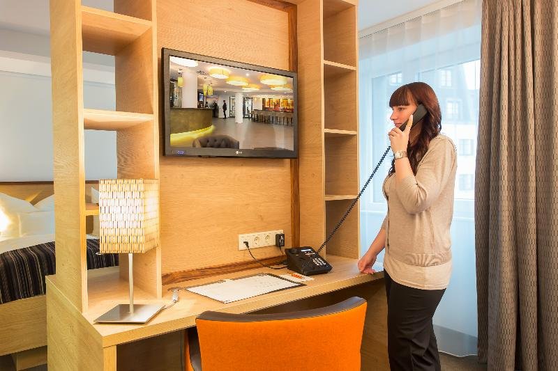 Фото Stadthotel am Römerturm