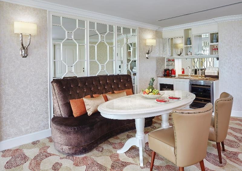 Фото Resorts World Sentosa - Crockfords Tower