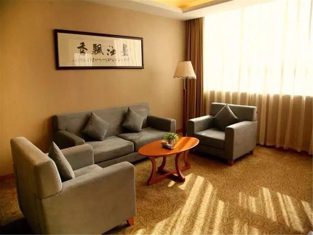 Фото Dalian Bolt Hotel