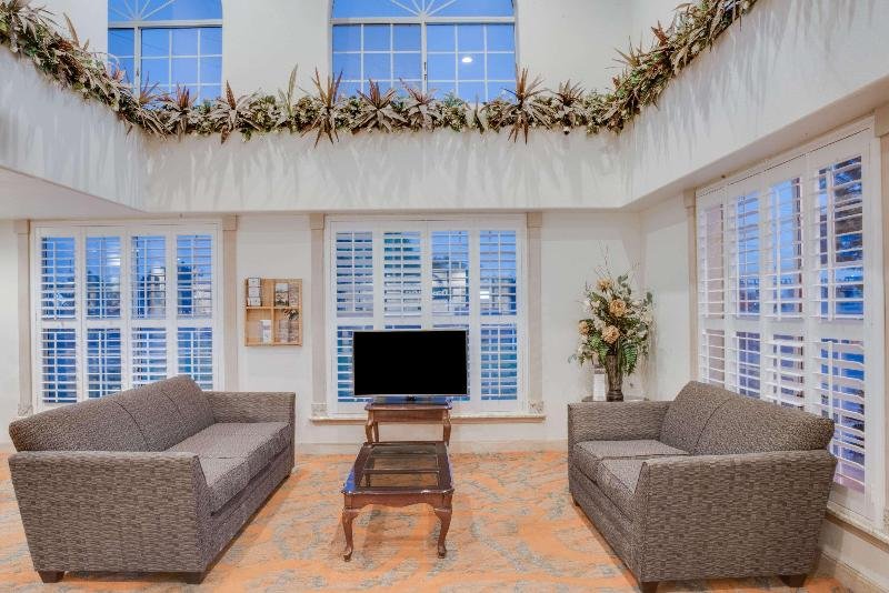 Фото Days Inn by Wyndham Fort Stockton