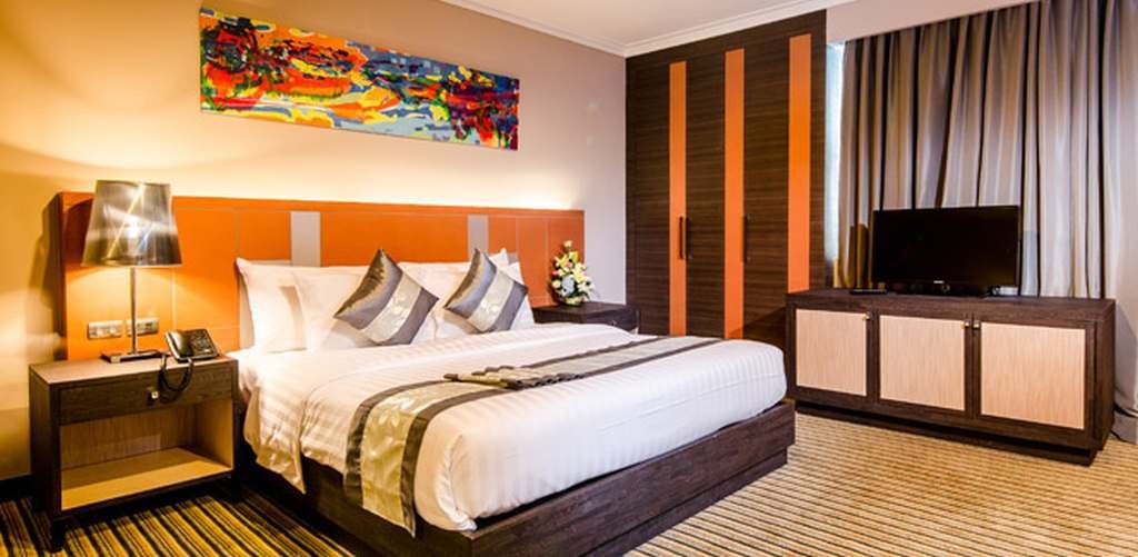 Фото The Berkeley Hotel Pratunam