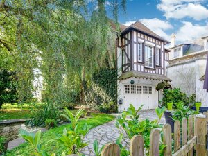 Cosy studio in Isigny sur Mer with a terrace (Normandie, Departement Calvados, Arrondissement de Bayeux, Isigny-sur-Mer), hotel