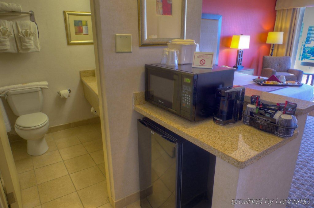 Фото Ramada by Wyndham Phoenix Midtown