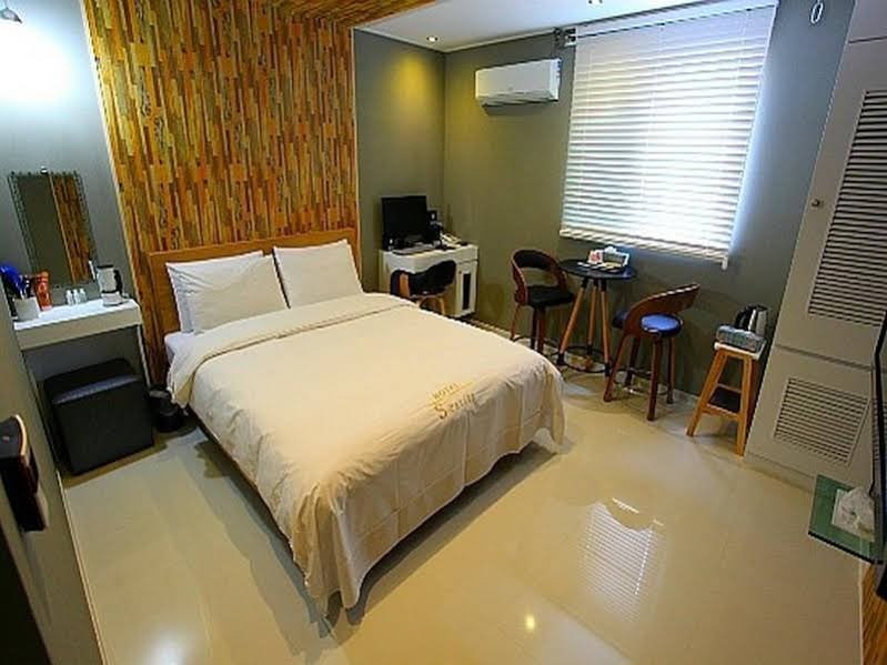 Фото S-Petite Hotel