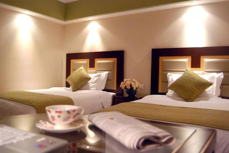 Фото Houseboat Zaindari Palace