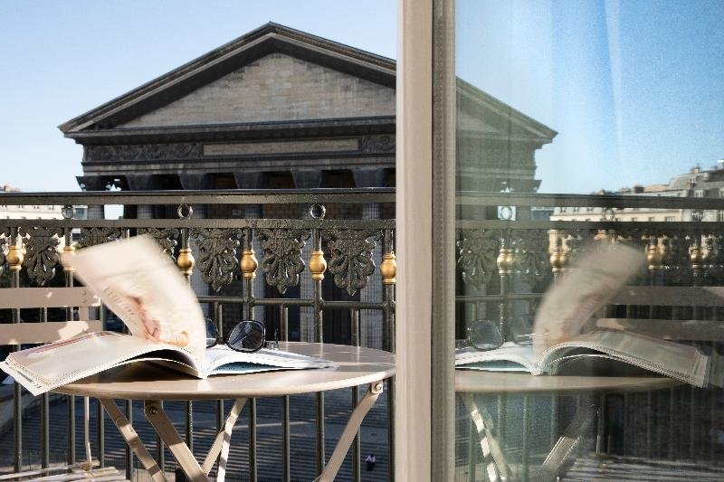 Фото Madeleine Plaza